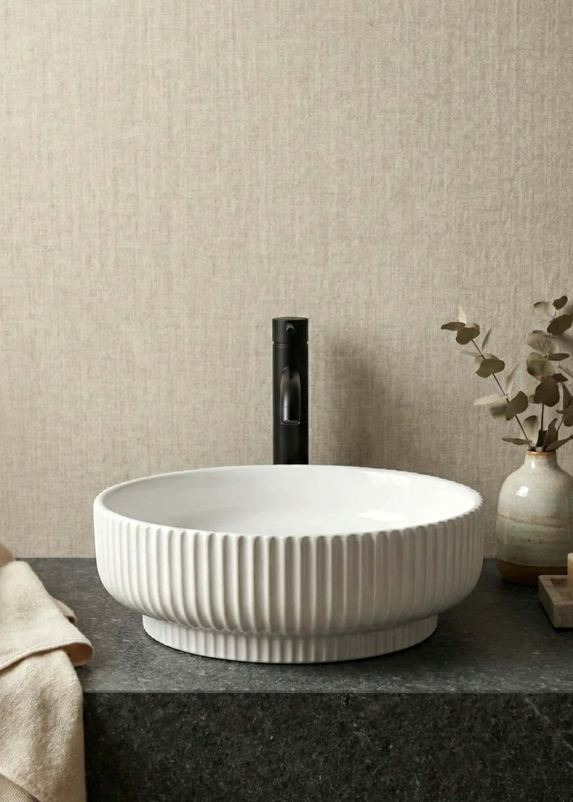 Lavoar ceramic rotund A746 - alb lucios, exterior texturat - montat