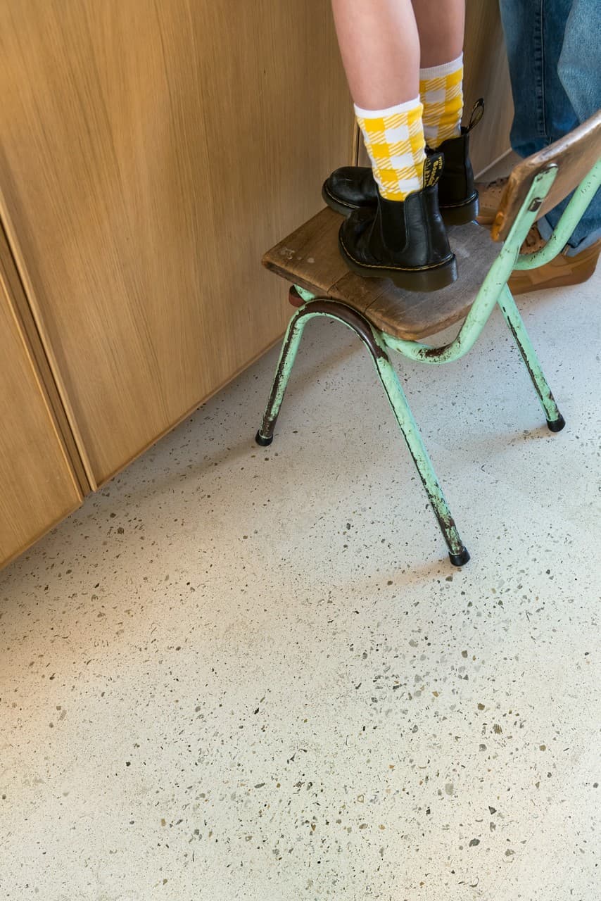 Ciment pebble - montat într-o cameră