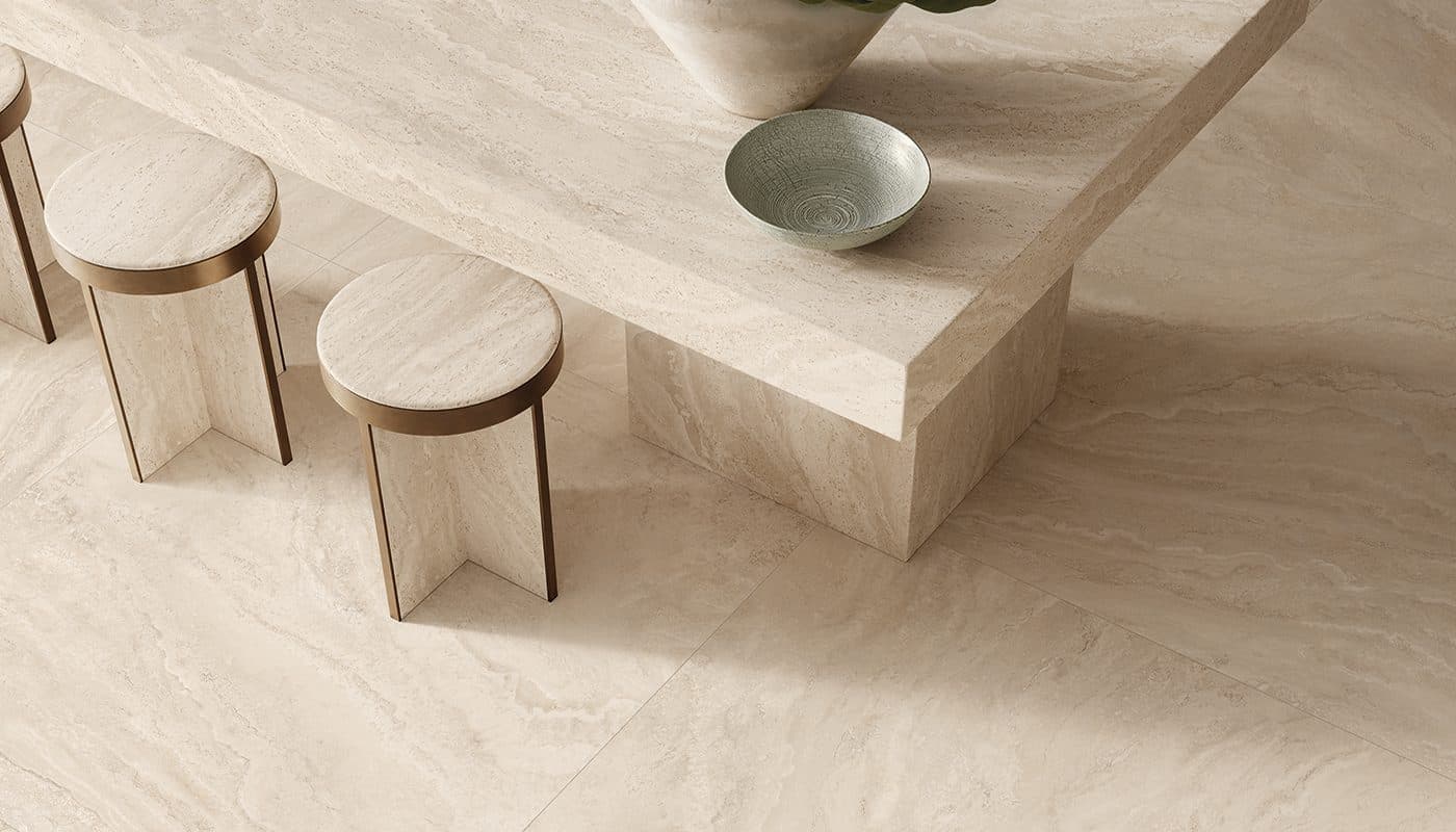 Colecția Dual Travertine într-o bucătărie - fotografie Emilceramica