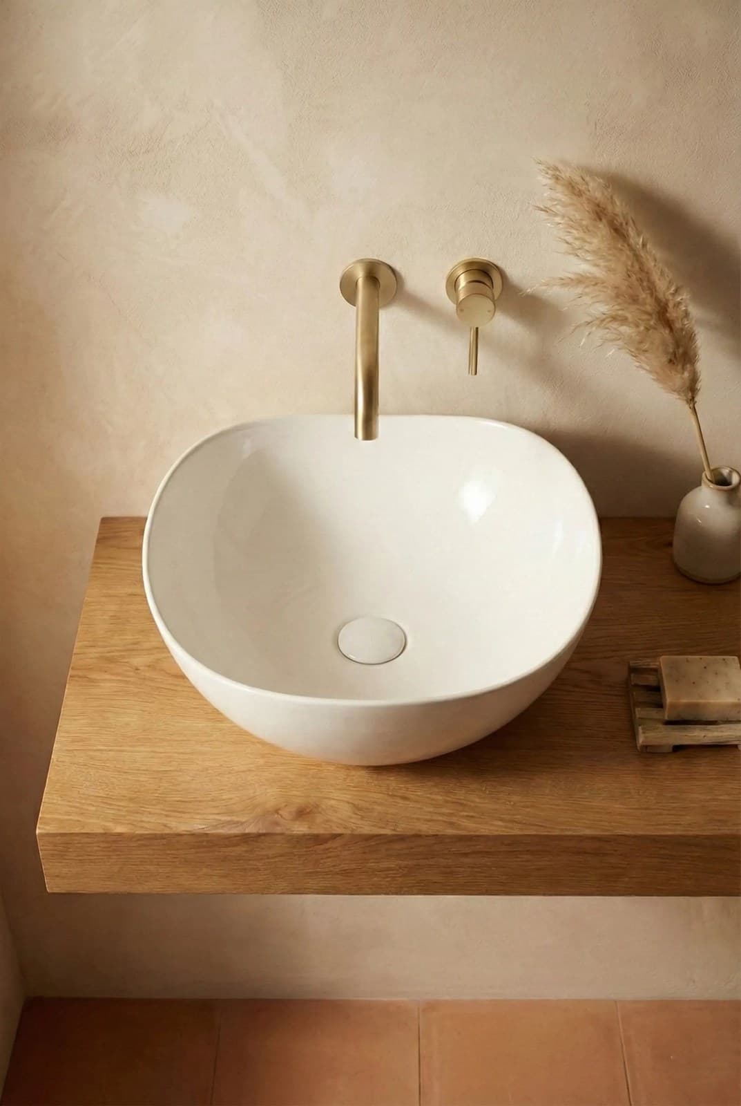 Lavoar ceramic A708 - alb lucios, formă atipică cu linii fluide - montat