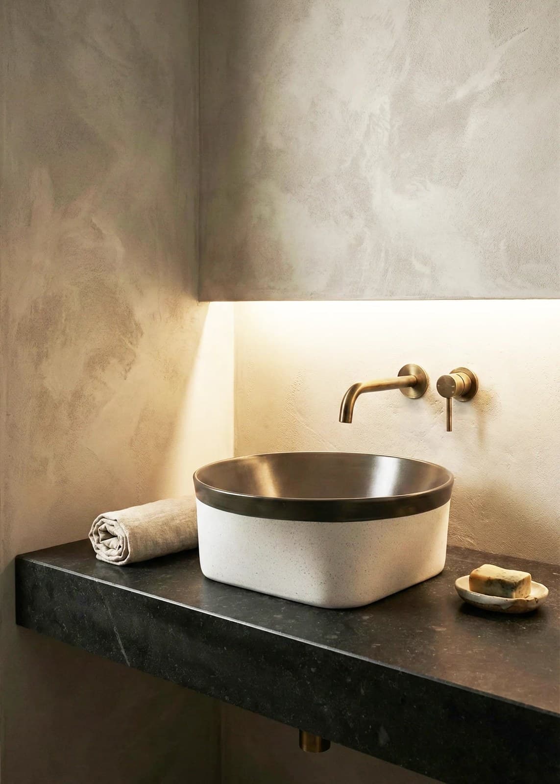 Lavoar ceramic rotund A692-CA19M - montat