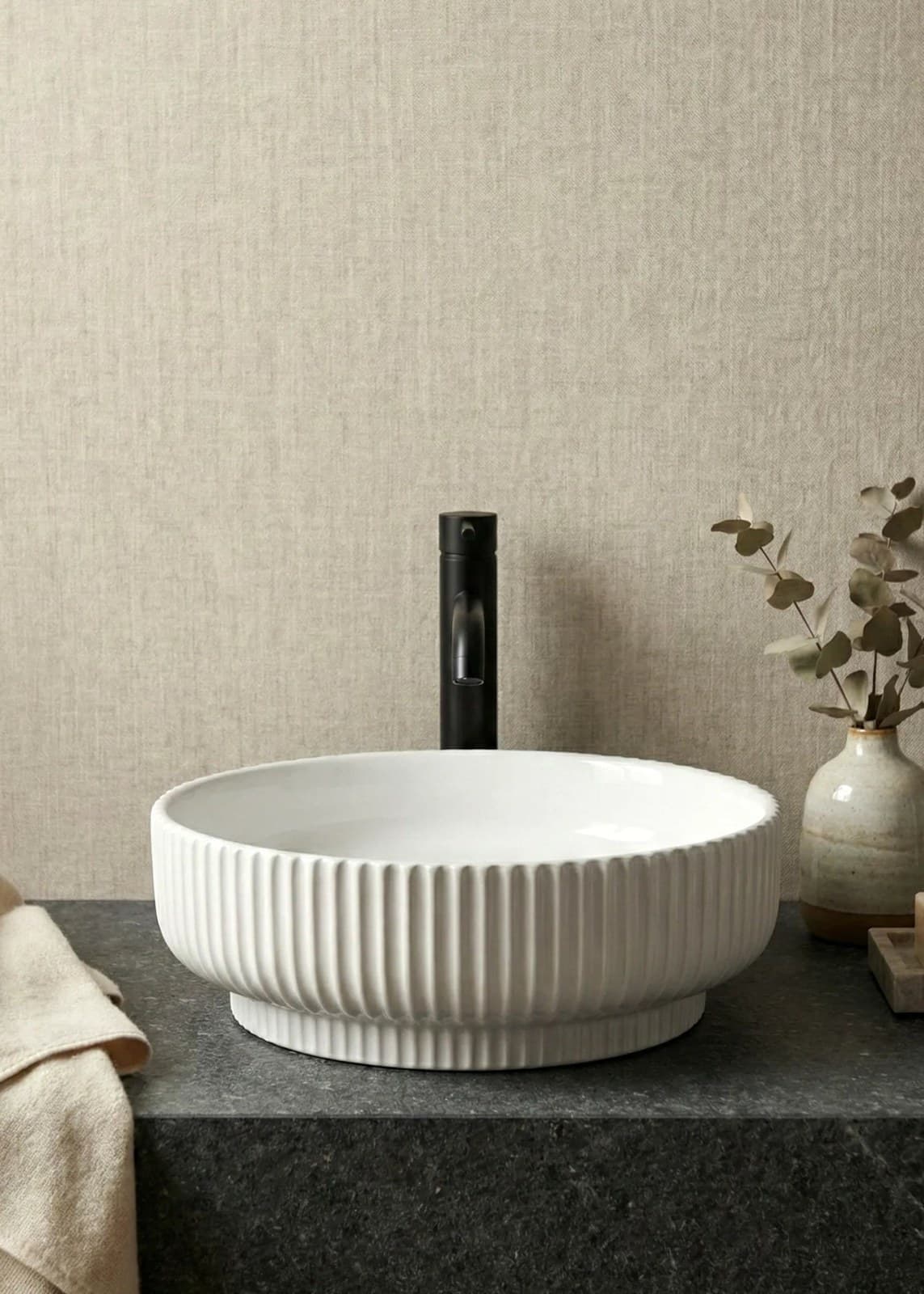 Lavoar ceramic rotund A746 - alb lucios, exterior texturat - montat