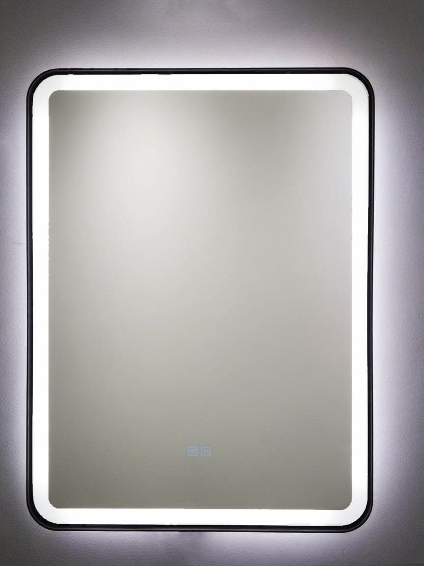 Oglindă baie LED 60×80 cm dreptunghiulară cu ramă din aluminiu negru, dezaburire și touch control J-1110 - montat