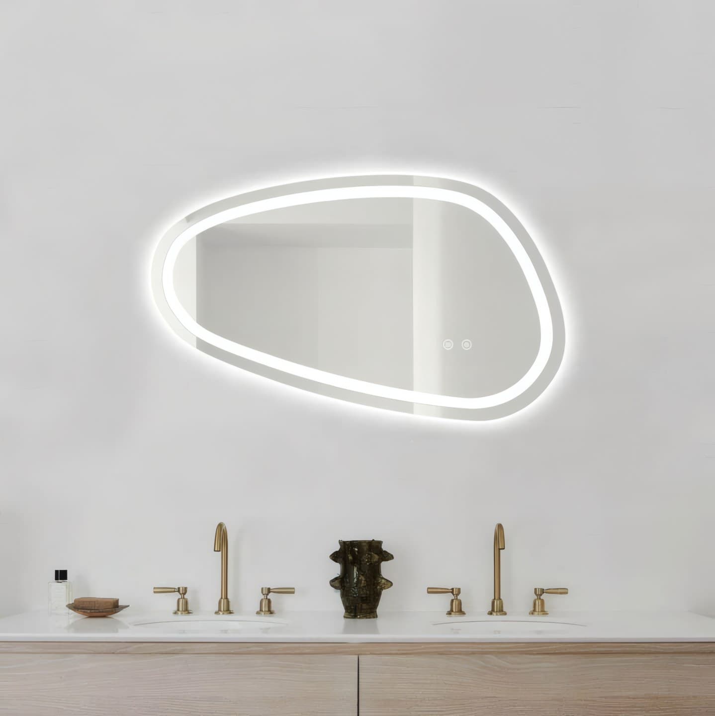 Oglindă baie LED 78.2×47.5 cm asimetrică, 3 nuanțe de lumină, dezaburire și touch control J-18 - montat