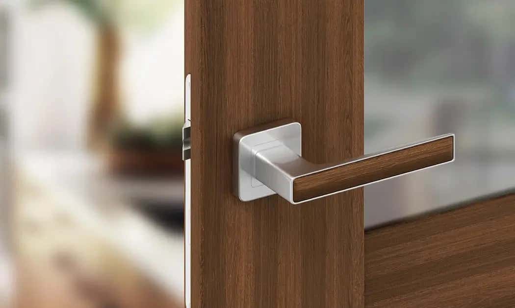 Mânere uși DEKO Nichel satin cu decor nuc - montat