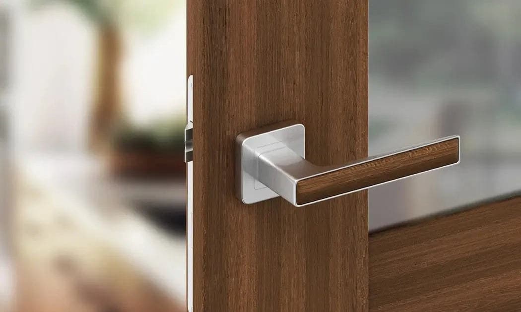 Mânere uși DEKO Nichel satin cu decor nuc - montat