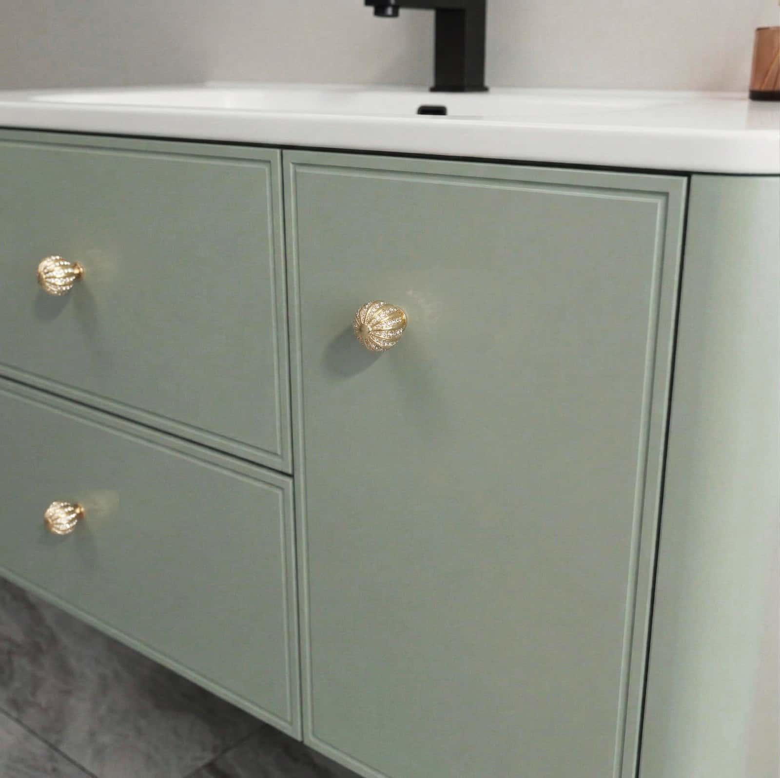 Set complet mobilier baie suspendat Serena cu lavoar și dulap cu oglindă LED - verde fistic - montat